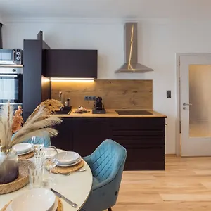 Schillerapartment Hof, Kueche, 24h Digital-checkin, Parkplatz, Wlan250mbit Hof (Bavaria)